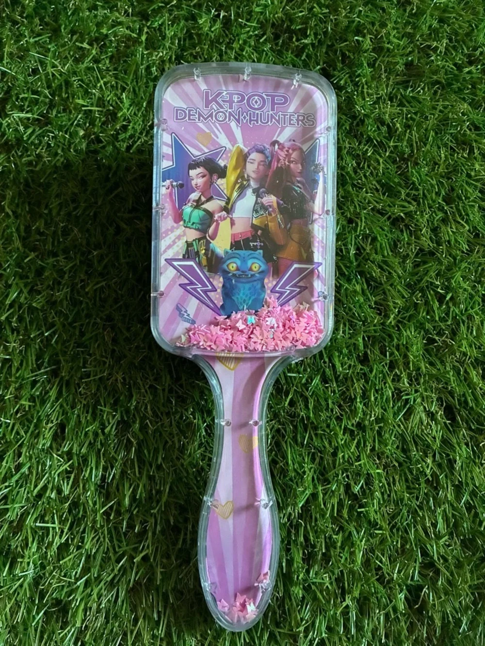 K-Pop Demonhunters Pink Shaker Hair Brush & Claw Clip Set
